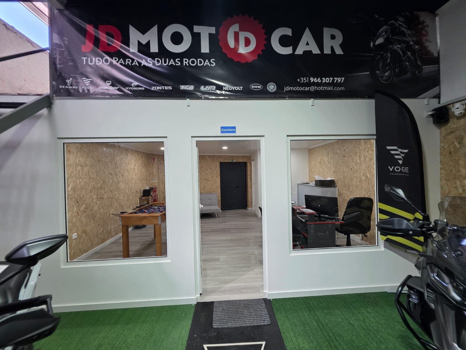 Espaço de atendimento e escritório da JD Motocar